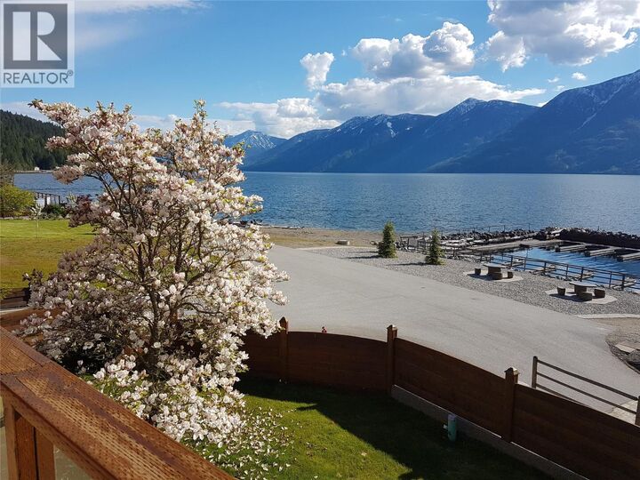 Photo de la propriété:  Mountain Shores Road  BC V0B 1A0 