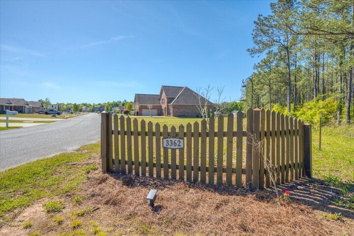 Property Photo:  3362 Citrine Circle  FL 32539 