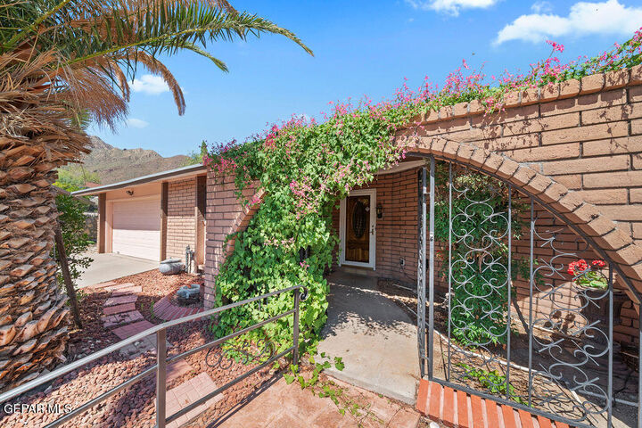 Property Photo: 8216 Antero Place TX 79904