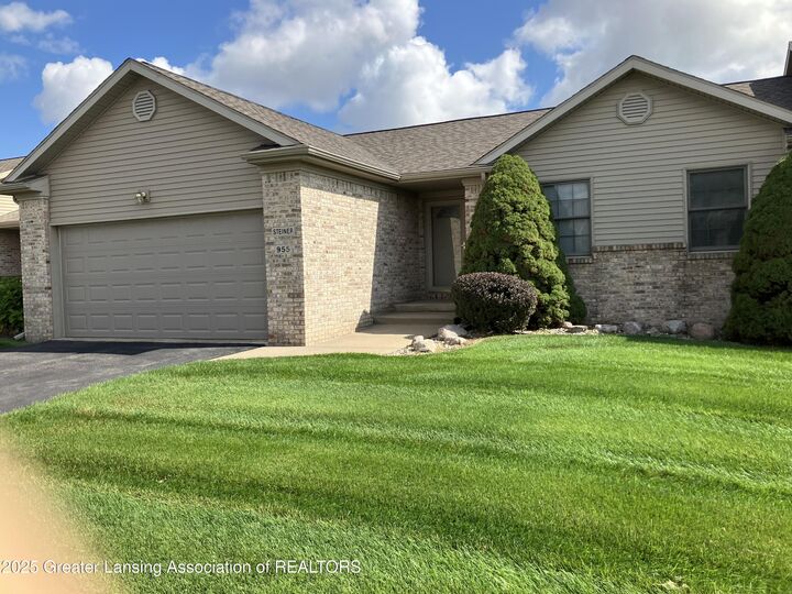 955 Emerald Drive  Charlotte MI 48813 photo