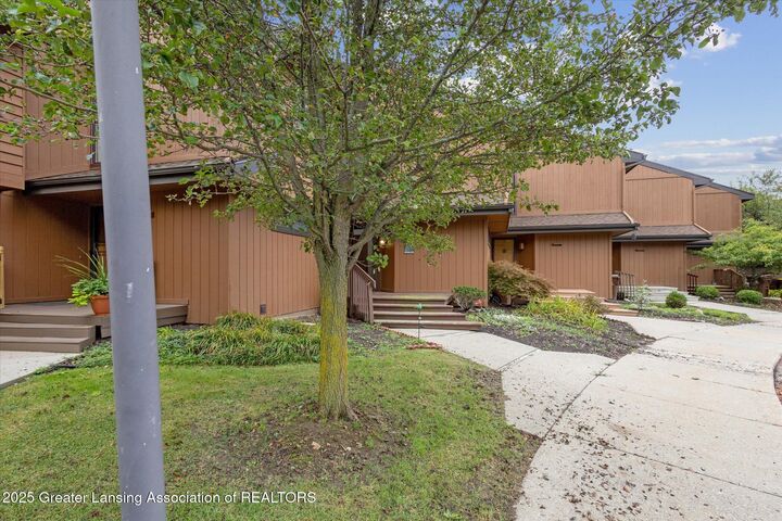 Property Photo:  5359 Wild Oak Drive  MI 48823 