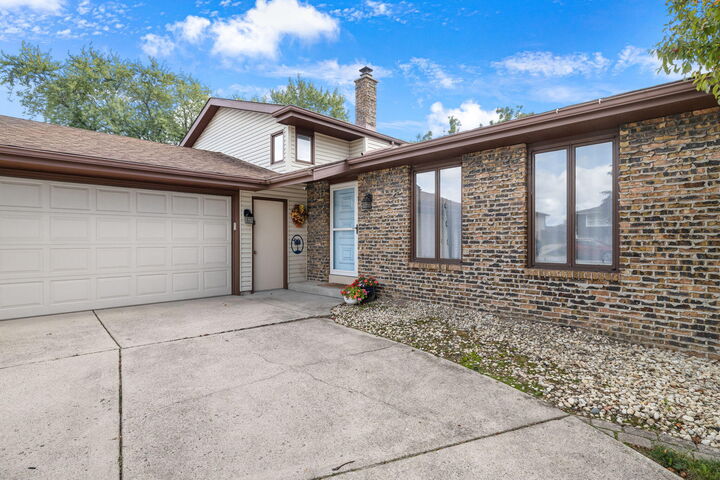 Property Photo:  637 Kathleen Drive  IN 46375 