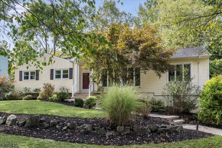 Property Photo:  36 Shadow Ln  NJ 07922 
