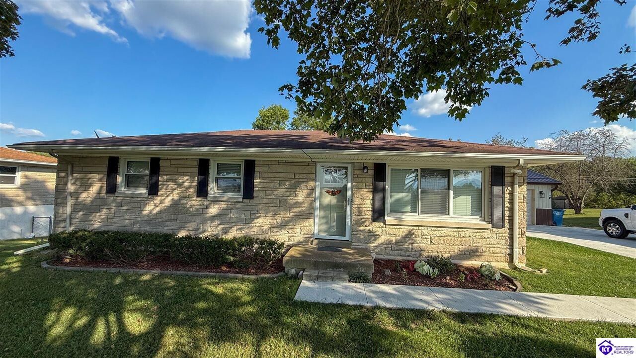 Property Photo:  4870 Old State Road  KY 40108