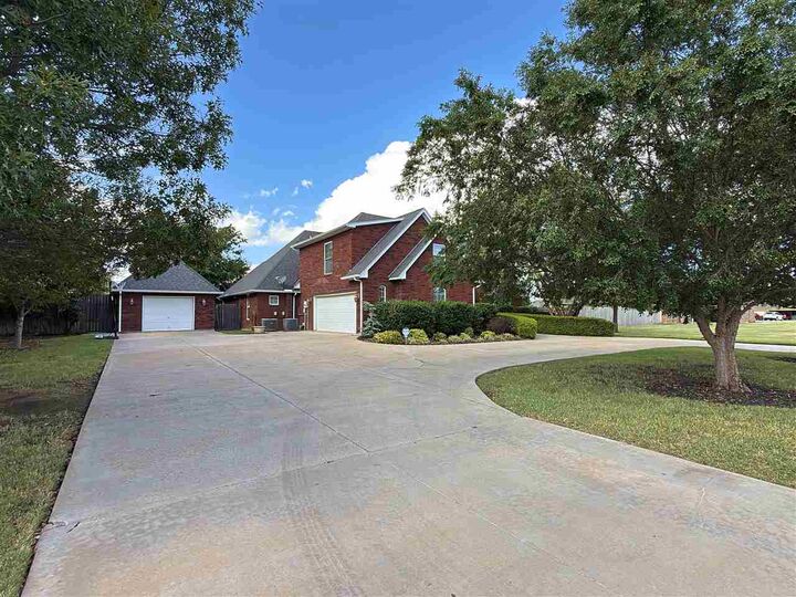 Property Photo: 27 NW Sandy Trail Ln OK 73505