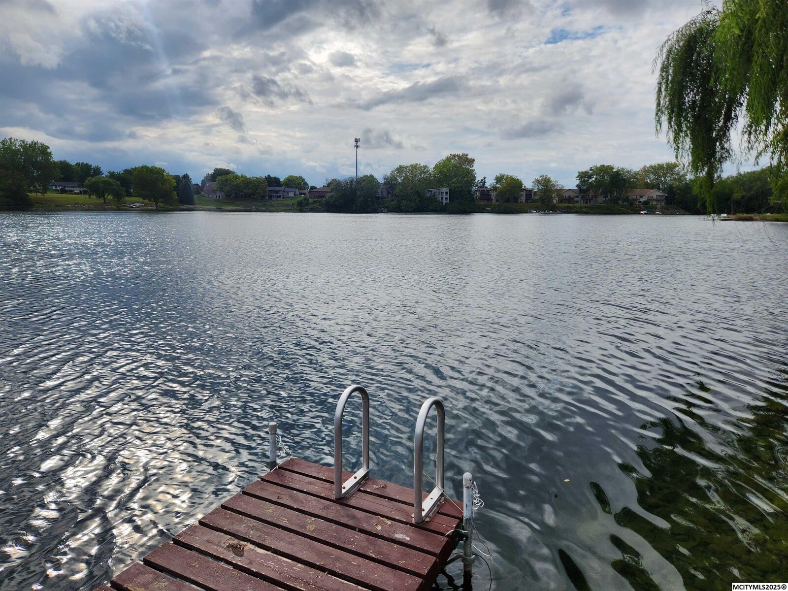 Property Photo: 660 Briarstone Dr #5 IA 50401