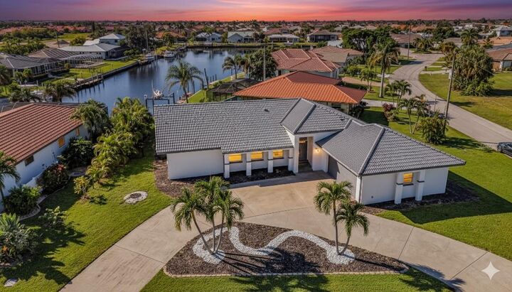 Property Photo: 2161 Aqui Esta Drive FL 33950