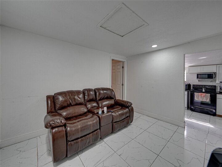 Property Photo: 3820 N Galloway Road FL 33810