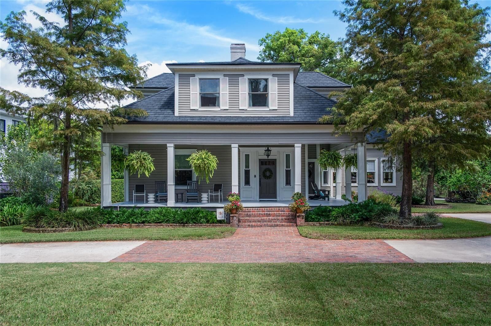 Property Photo:  457 E New England Avenue  FL 32789 