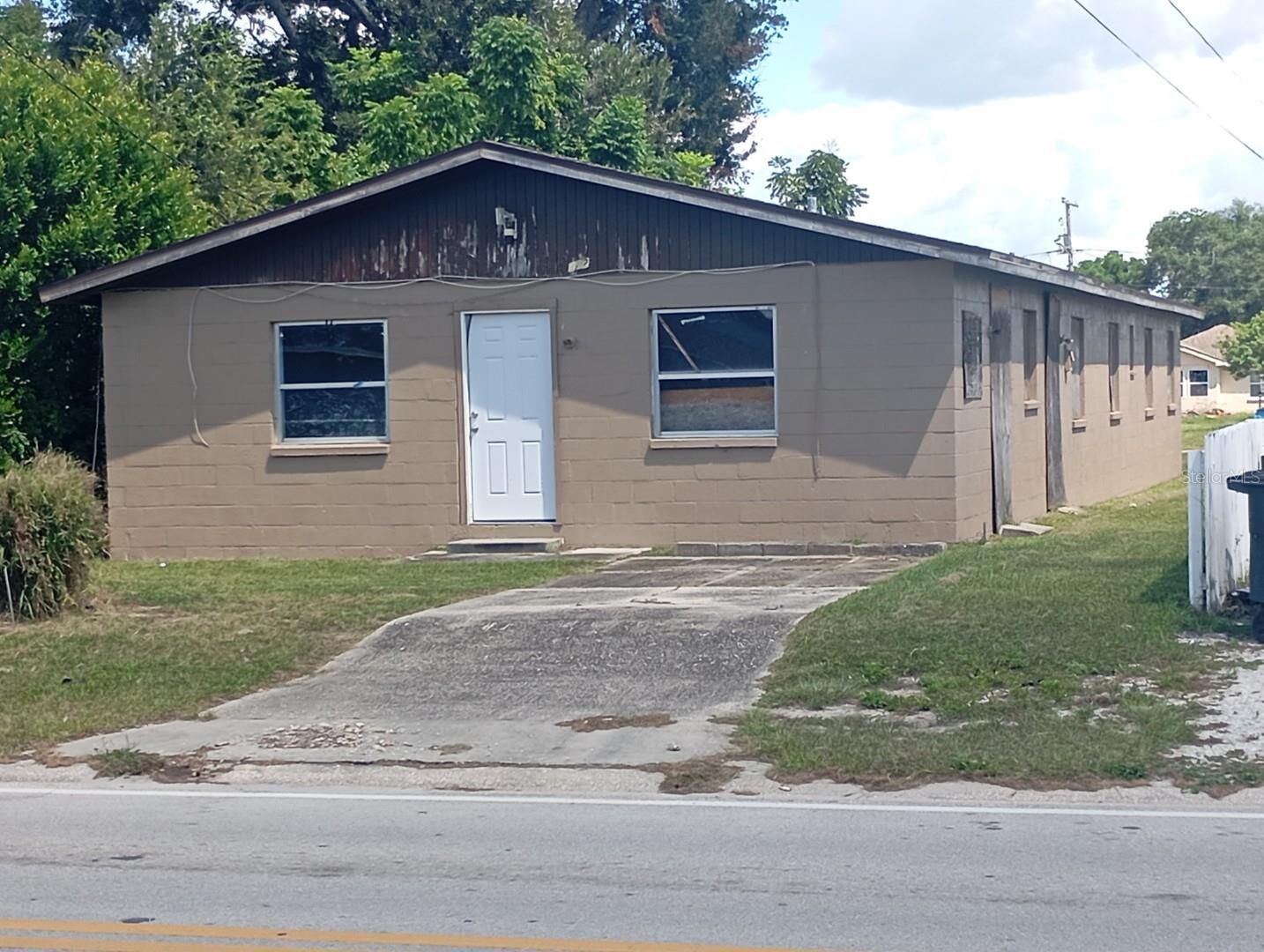 Property Photo:  232 E Street  FL 33853 