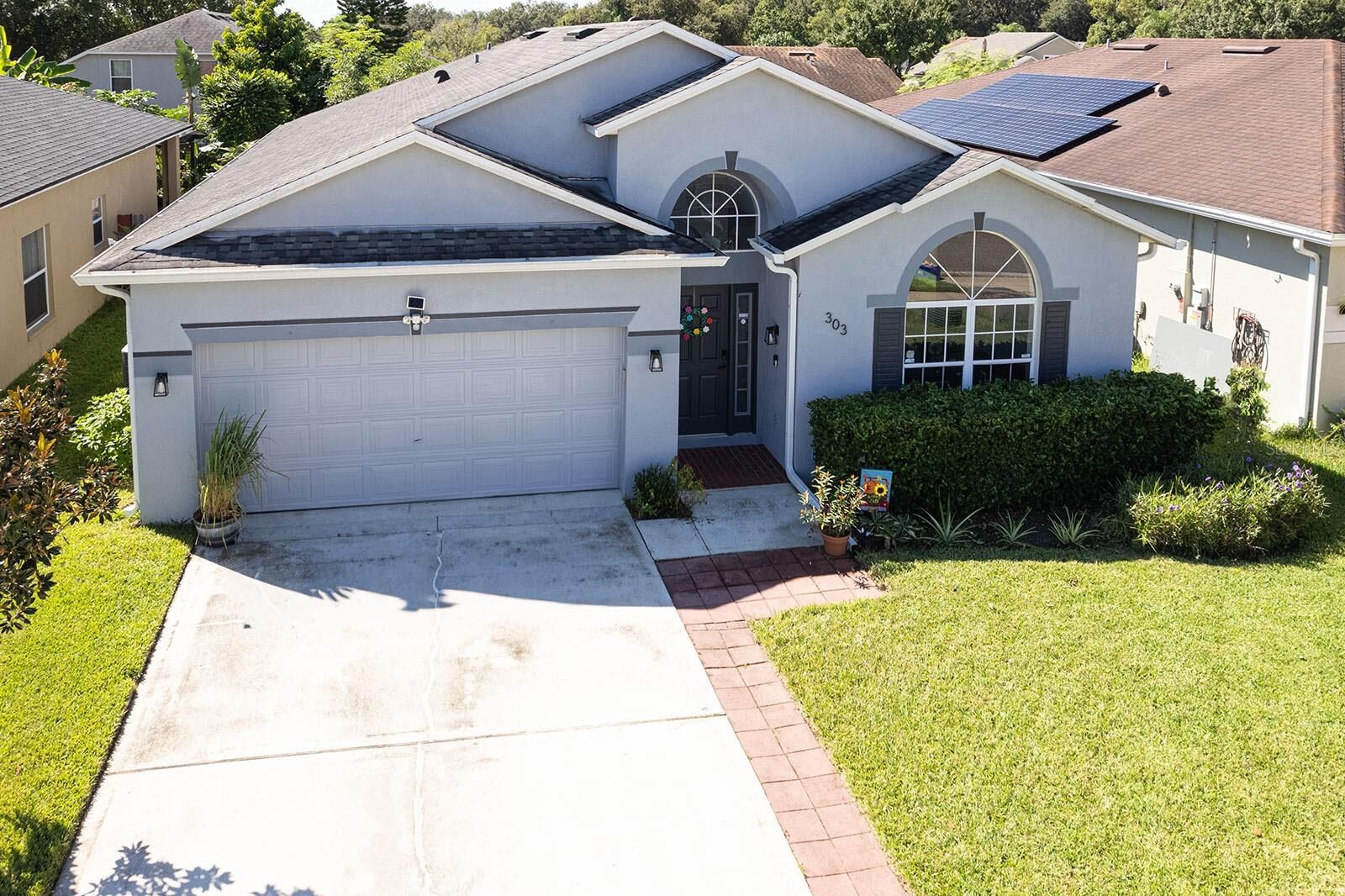 Property Photo:  303 Clydesdale Circle  FL 32773 