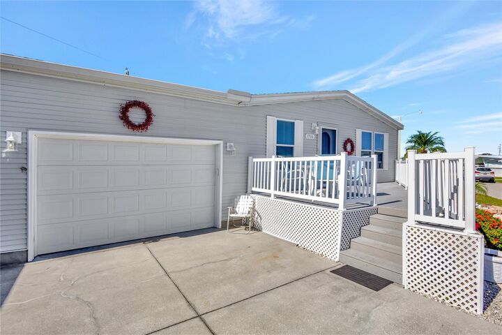 Property Photo: 1906 Ohio Avenue FL 34207