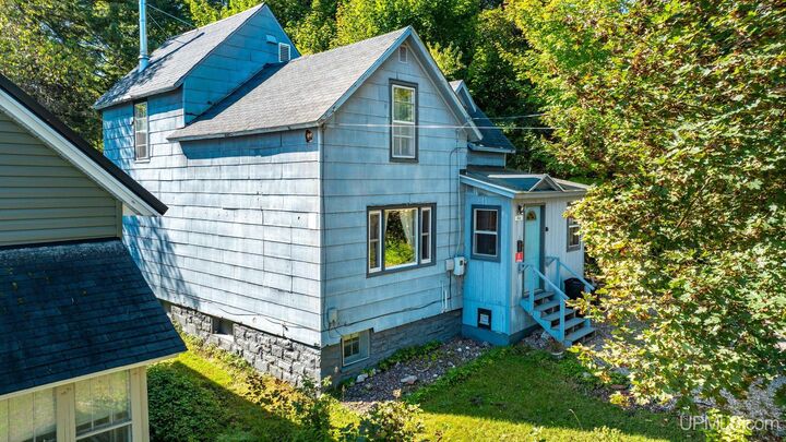 Property Photo: 466 Poplar Street MI 49945