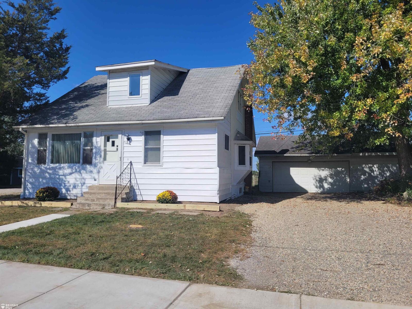 Property Photo: 2516 W Genesee Street MI 48446