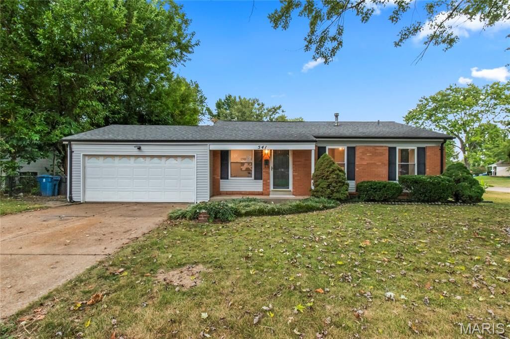 Property Photo:  541 White Birch Way  MO 63042 