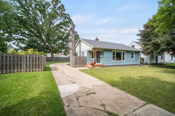 Property Photo: 6153 N 39th St WI 53209
