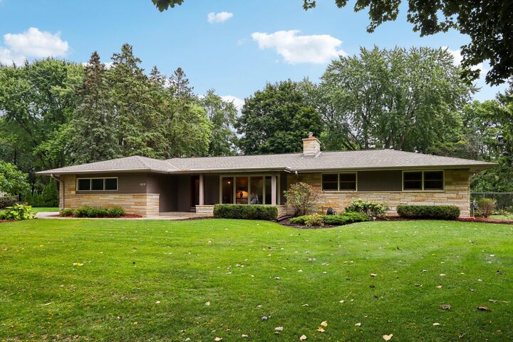 1820 Melody Ln  Brookfield WI 53005 photo