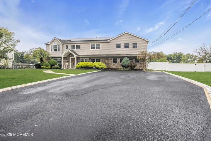 Property Photo:  17 Yorktowne Drive  NJ 07726 