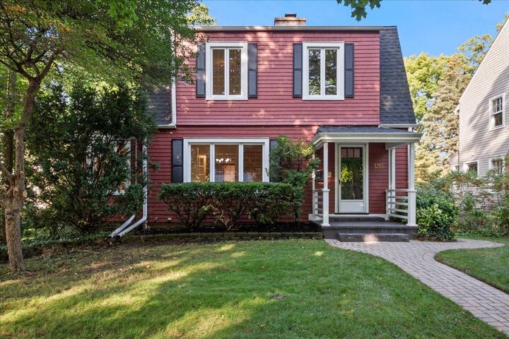 Property Photo: 1310 Wesley Avenue IL 60201