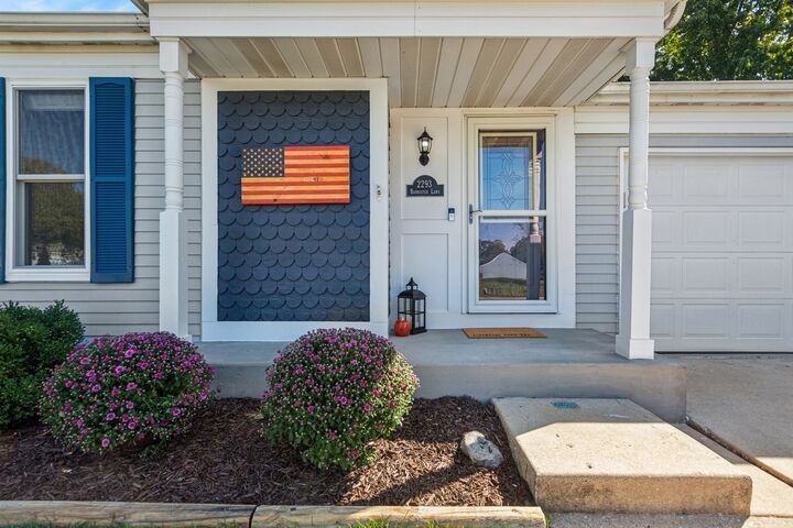 Property Photo: 2293 Bannister Lane IL 60504