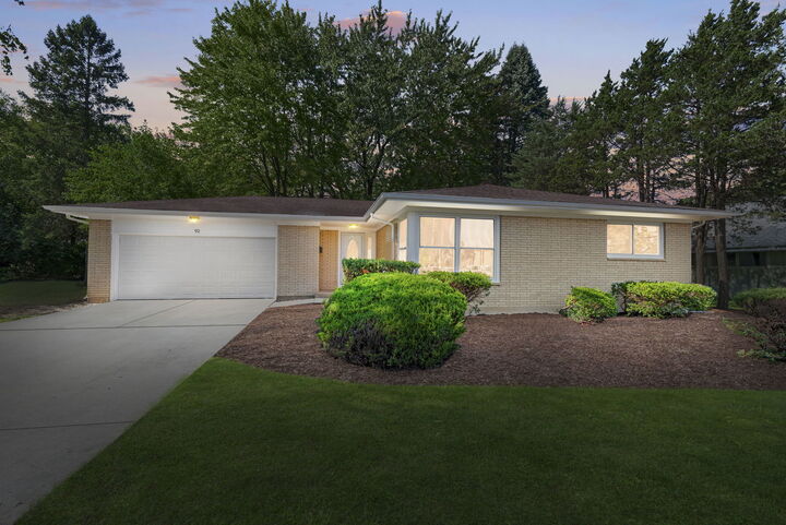 92-88 N Airlite Street  Elgin IL 60123 photo