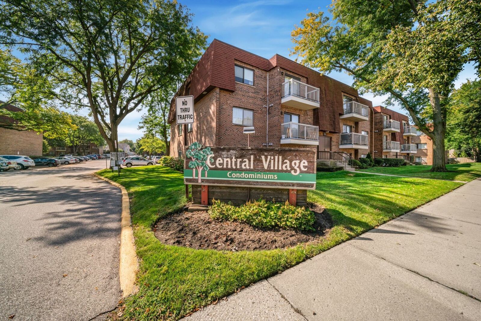 Property Photo:  613 W Central Road B7  IL 60056 