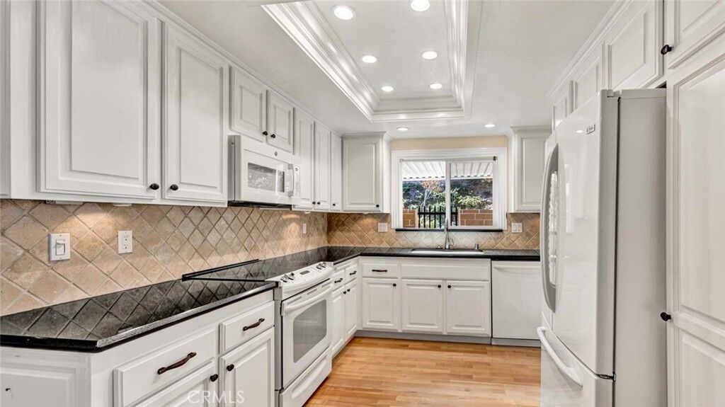 Property Photo:  3003 Via Buena  CA 92637 