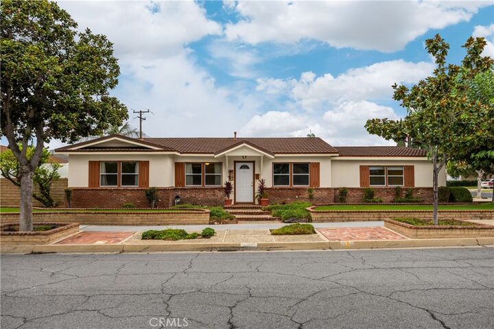 Property Photo:  2705 E Orange Grove  CA 92867 