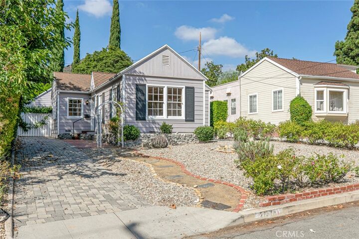 Property Photo:  2737 Rustic Lane  CA 91208 