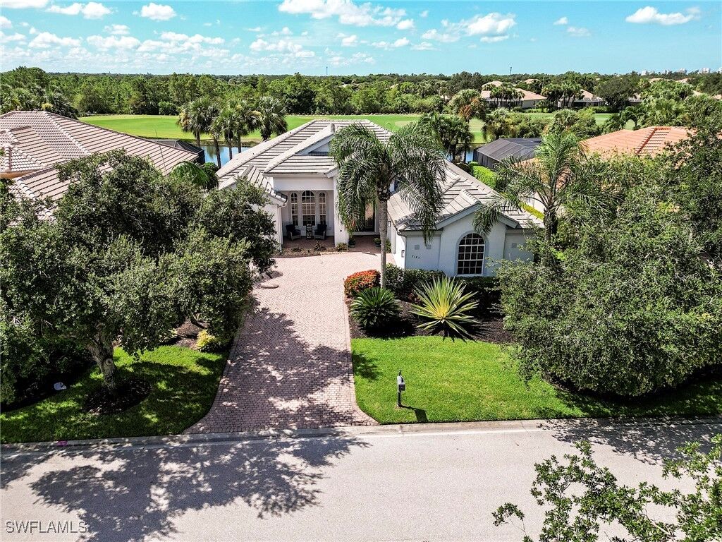Property Photo:  9185 Hollow Pine Drive  FL 34135
