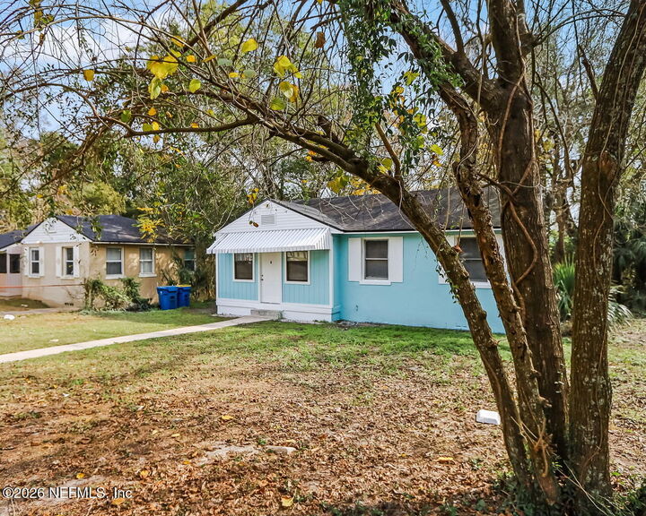 Property Photo:  1328 Carvill Avenue  FL 32208 