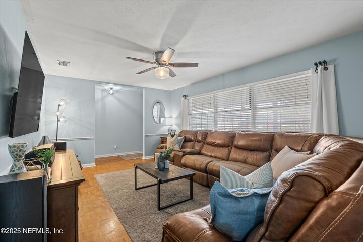 Property Photo:  1620 Mt Vernon Drive  FL 32210 