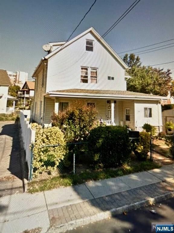 Property Photo:  15 W Hamilton Avenue  NJ 07631 