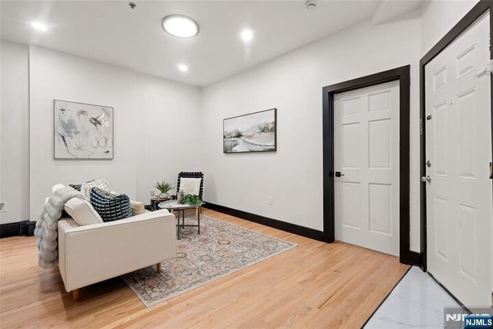 Property Photo:  391 Central Avenue 1  NJ 07307 