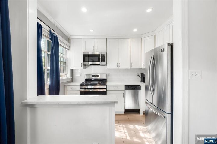 Property Photo:  36A Meadowbrook Place  NJ 07040 