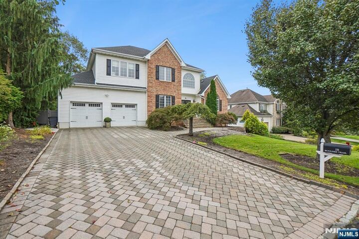 Property Photo:  18 Boulder Trail  NJ 07430 