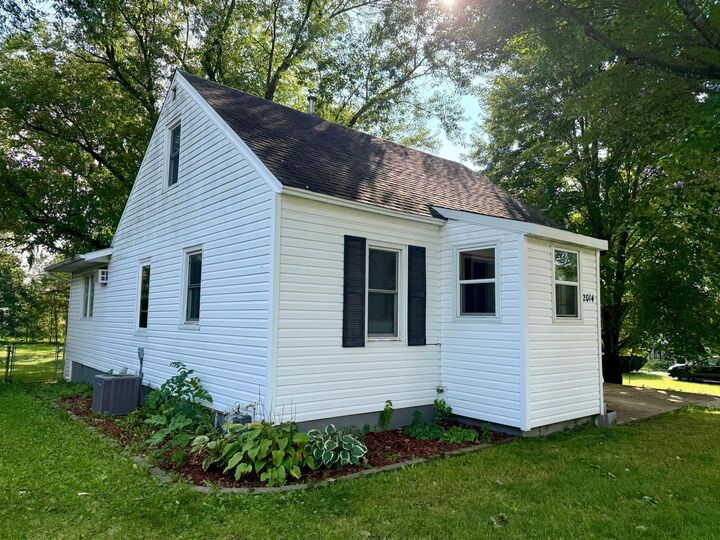 Property Photo:  2014 14th Street SE  MN 55904 