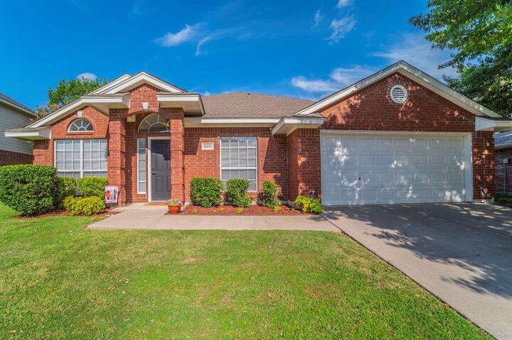 Property Photo: 6405 Redstone Drive TX 76001