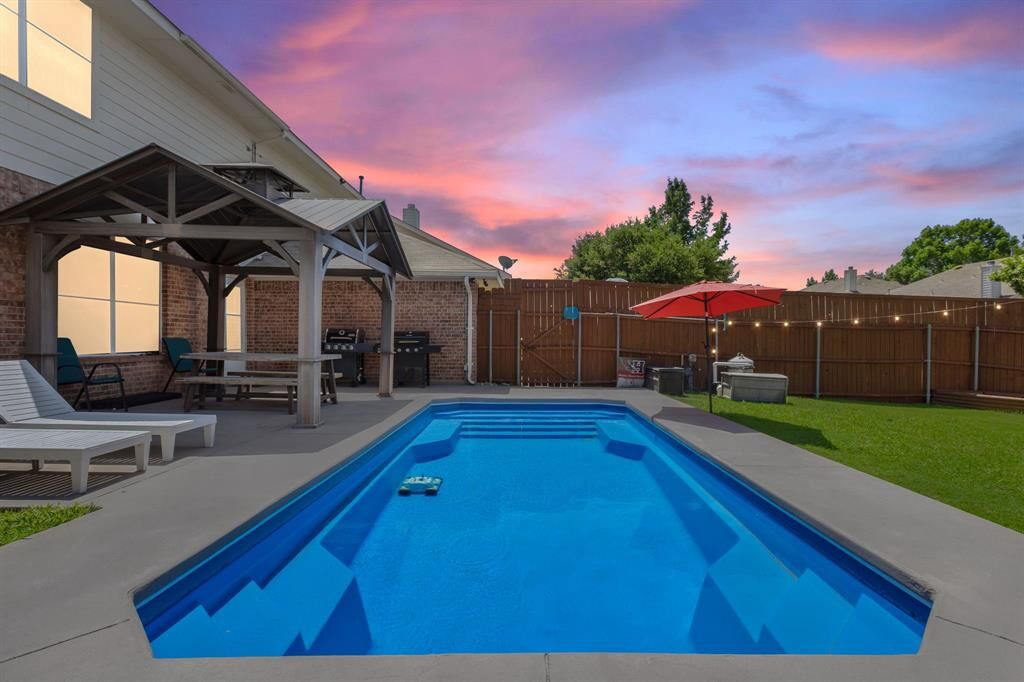 Property Photo: 2841 Tangleglen Drive TX 75032