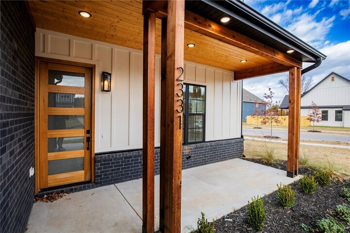 Property Photo: 2331 W Seminole Drive AR 72758