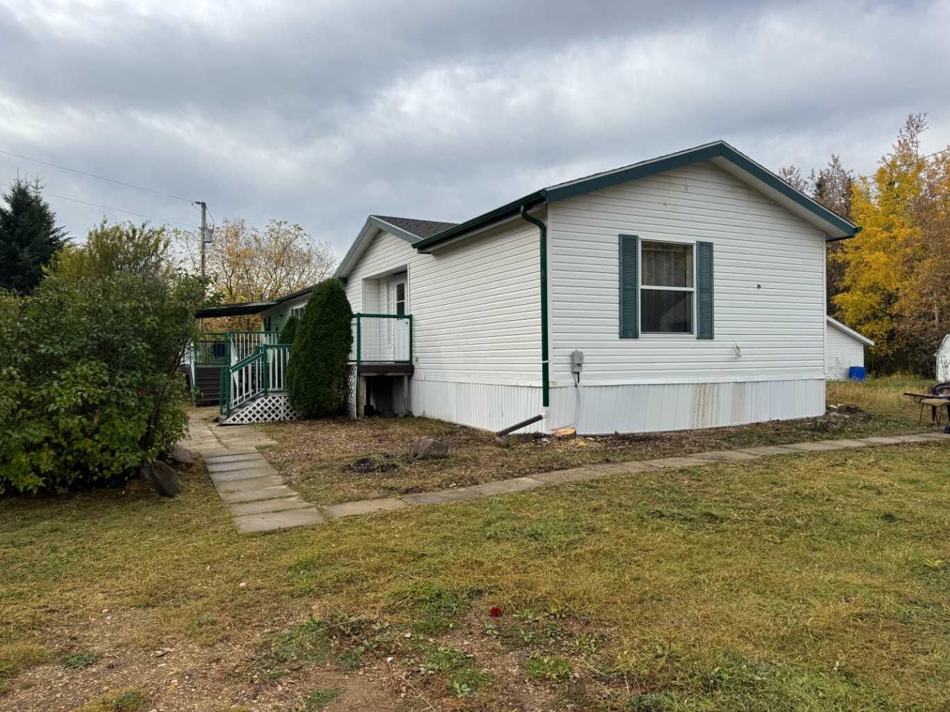 Property Photo:  21009 Township Road 684  AB T0G 0W0 