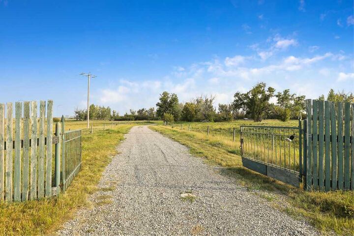 Photo de la propriété:  282013 Hwy 533  AB T0L 1R0 