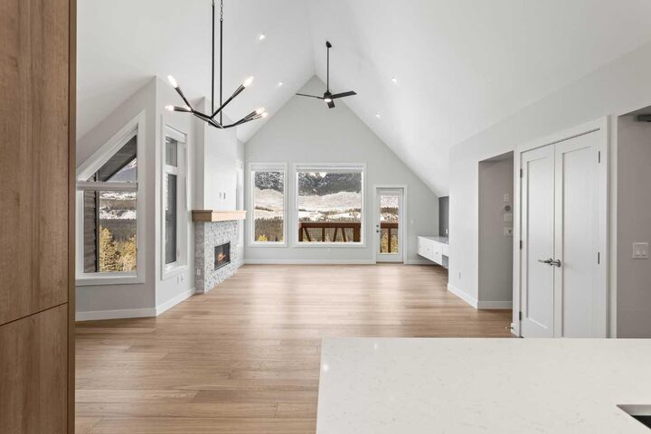Photo de la propriété:  209 Stewart Creek Rise 201J  AB T1W 0N9 