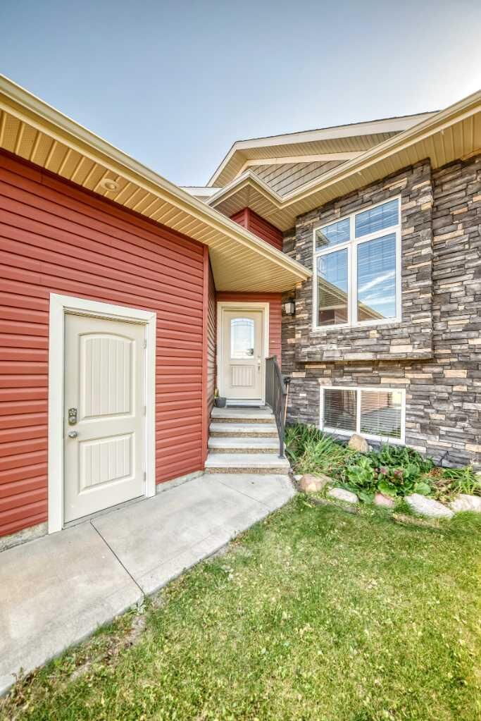 Property Photo:  150 Voisin Close  AB T4R 0N1 