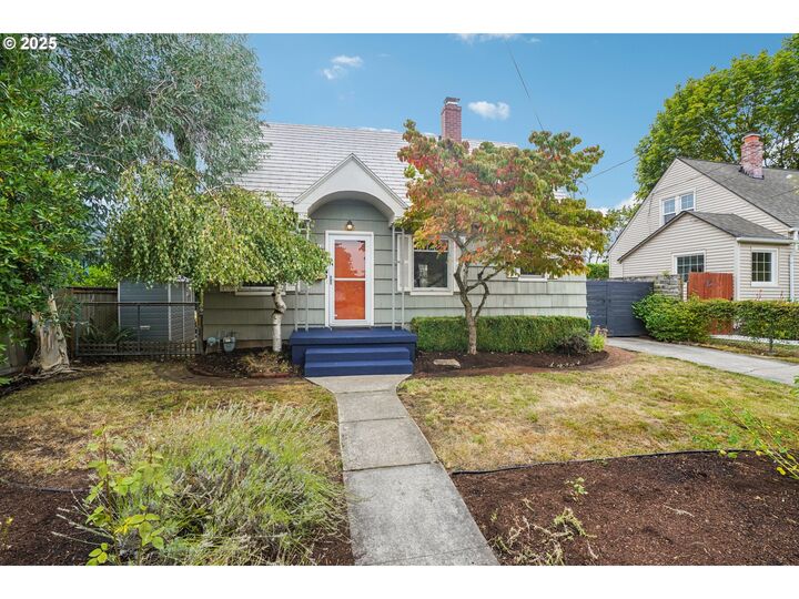 Property Photo:  7916 N Emerald Ave  OR 97217 