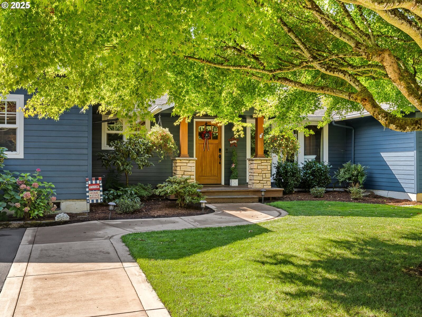 Property Photo: 4412 Mapleton Dr OR 97068