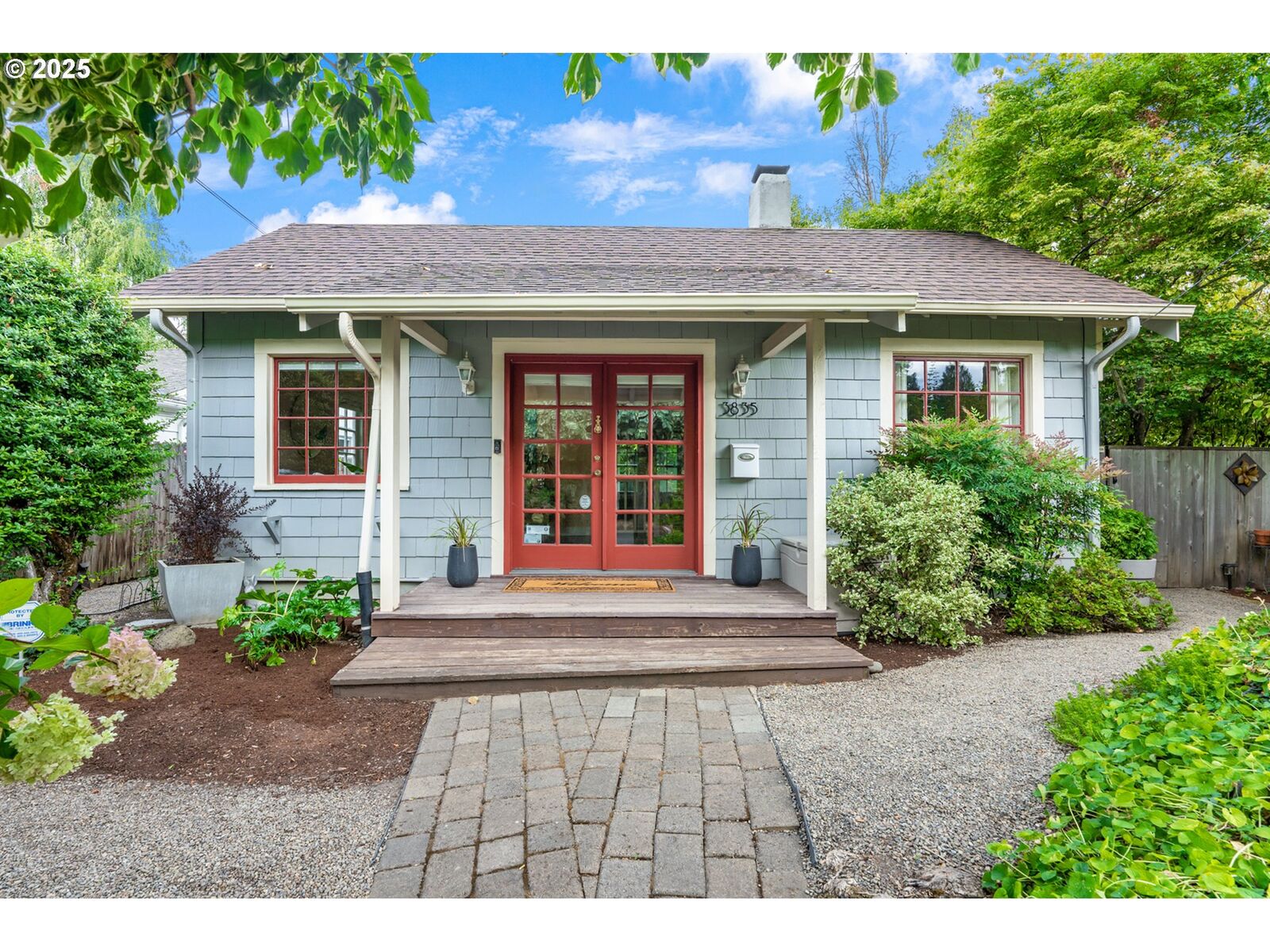 Property Photo:  3835 SE Crystal Springs Blvd  OR 97202 