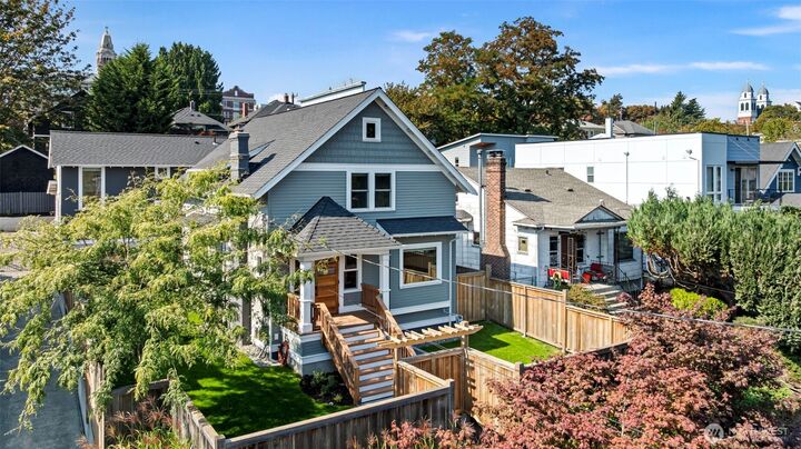 Property Photo:  521 - 519  20th Avenue  WA 98122 