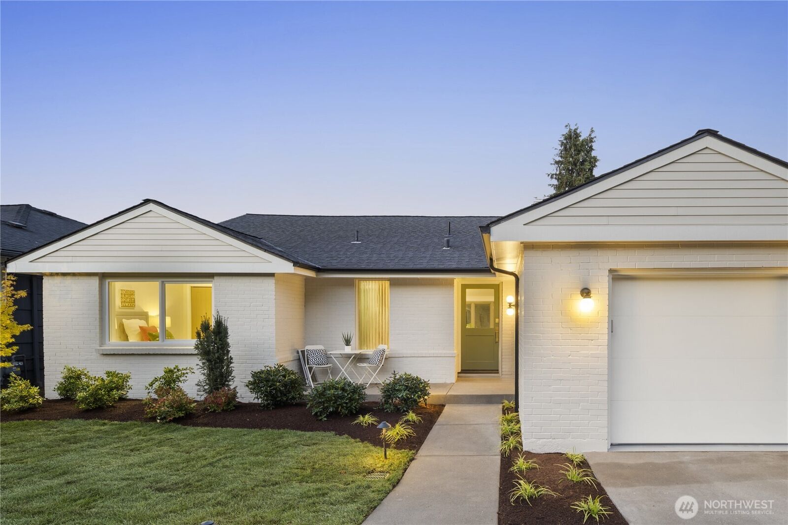 Property Photo: 5006 Harold Place NE WA 98105
