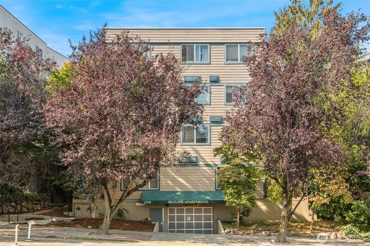 Property Photo: 3210 SW Avalon Way WA 98126